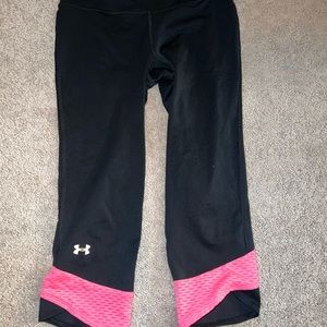 breast cancer capri leggings